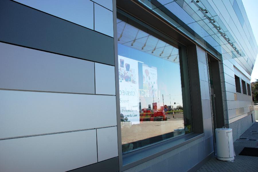 image 18 of Farmacia e ambulatori medici