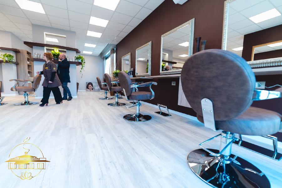 image 0 of Realizzazione di nuovo barbiere e centro massaggi